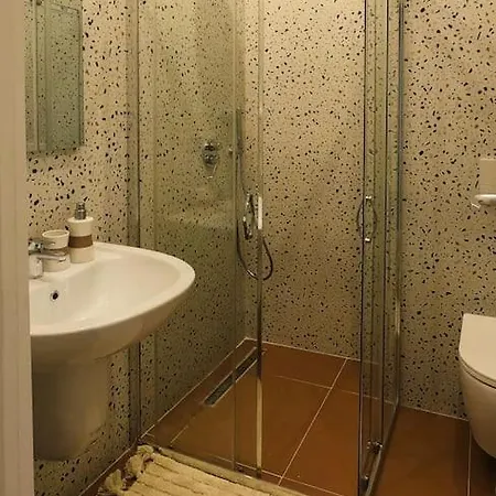 Апартаменты Flower 3 Тирана